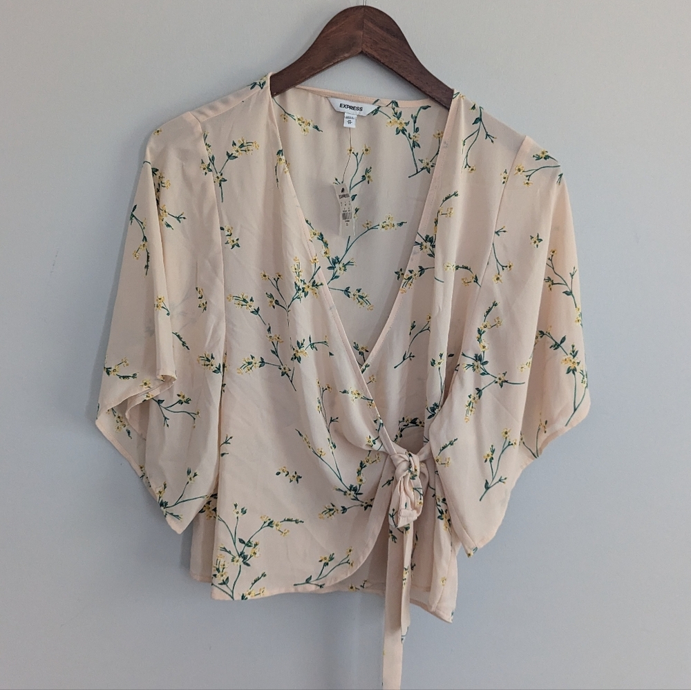 NEW Women's Express Light Pink Floral Wrap Top XS